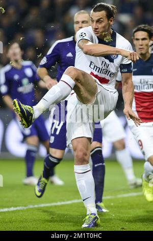 20131023 – BRÜSSEL, BELGIEN: Zlatan Ibrahimovic der PSG in Aktion während eines Fußballspiels zwischen der belgischen Mannschaft RSC Anderlecht und der französischen Mannschaft PSG (Paris Saint-Germain), drittes Spiel in Gruppe C der Champions League Group, Mittwoch, den 23. Oktober 2013 in Brüssel. BELGA FOTO LAURIE DIEFFEMBACQ Stockfoto