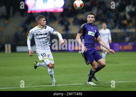 20131107 – MARIBOR, SLOWENIEN: Essevee's Thorgan Hazard (L), abgebildet während des Spiels zwischen dem slowenischen Verein NK Maribor und der belgischen Zulte Waregem, vierter Tag der Gruppenphase des Europa League-Turniers in Gruppe D, Donnerstag, den 07. November 2013, im Ljudski vrt-Stadion in Maribor, Slowenien. BELGA FOTO PRIMOZ LAVRE Stockfoto