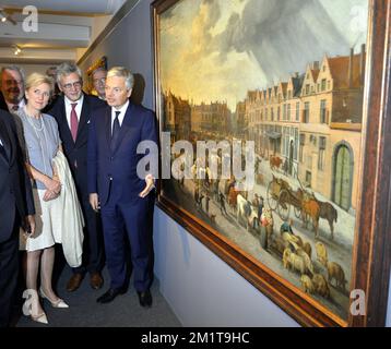 20131127 - MUMBAI, INDIEN: Präsident der Hafenbehörde von Antwerpen, Port Alderman, stellvertretender Bürgermeister der Stadt Antwerpen, Marc Van Peel, Prinzessin Astrid von Belgien, Flämischer Ministerpräsident Kris Peeters und Vizepräsident und Außenminister Didier Reynders, die während der Eröffnungszeremonie der Ausstellung Flämische Meisterwerke aus Antwerpen im Chhatrapati Shivaji Maharaj Vastu Shangrahalaya (ehemals Prince of Wales Museum) in Mumbai, Indien, Mittwoch, den 27. November 2013, zu sehen waren; Am dritten Tag einer Wirtschaftsmission der belgischen Prinzessin Astrid nach Indien. BELGA FOTO ERIC LALMAND Stockfoto