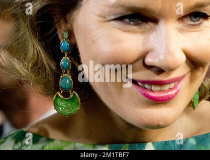 20131204 UHR - HONGKONG, CHINA: Königin Mathilde von Belgien besucht die Ausstellungen „Dress Code“ und „Design in Motion“ am zweiten Tag einer Wirtschaftsmission anlässlich der Veranstaltung „Hong Kong Business of Design Week (BoDW)“ in Hongkong, Sonderverwaltungsregion der Volksrepublik China, Mittwoch, den 04. Dezember 2013. Zu Königin Mathilde von Belgien kommen Minister der verschiedenen Regionen. BELGA FOTO BENOIT DOPPPAGNE Stockfoto