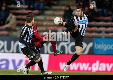 20131215 - CHARLEROI, BELGIEN: Charlerois Guillaume Francois von Charleroi wird während des Spiels der Jupiler Pro League zwischen Sporting Charleroi und Club Brügge in Charleroi am Sonntag, den 15. Dezember 2013, am 19. Tag der belgischen Fußballmeisterschaft abgebildet. BELGA FOTO BRUNO FAHY Stockfoto