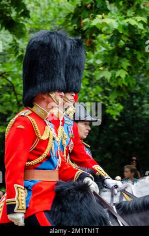 Prinz Charles, Herzog von Cornwall, Prinz William, Herzog von Cambridge, Anne, Princess Royal, Royal Colonels, Reiten bei Trooping the Colour 2014 Stockfoto