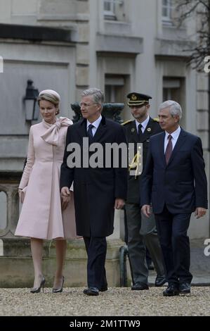 20140206 - PARIS, FRANKREICH: Königin Mathilde von Belgien, König Philippe - Filip von Belgien und Claude Bartolone, Präsident der Nationalversammlung (l'Assemblee Nationale), abgebildet auf dem offiziellen Auslandsbesuch des neuen belgischen Königs und der neuen belgischen Königin beim Präsidenten der Französischen Republik Francois Hollande in Paris, Frankreich, am Donnerstag, dem 06. Februar 2014. BELGA FOTO DIRK WAEM Stockfoto