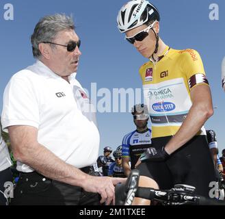 20140212 UHR - AL KHOR CORNICHE, KATAR: Ehemaliger belgischer Radfahrer Eddy Merckx und Leiter des General Ranking Dutch Niki Terpstra des Teams Omega Pharma – Quick Step, abgebildet zu Beginn der vierten Etappe des Radrennens Qatar Tour 2014, 135 km von Dukhan nach Mesaieed, Katar, Mittwoch, 12. Februar 2014. Die Katar Tour 2014 findet vom 9. Bis 14. Februar statt. Stockfoto