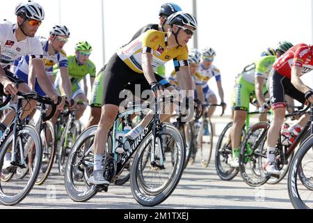 20140213 Uhr - AL ZUBARA FORT, KATAR: Niederländische Niki Terpstra des Teams Omega Pharma - Quick Step in Aktion während der fünften Etappe des Radrennen der Katar Tour 2014, 159 km von Al Zubara Fort nach Madinat Al Shamal, Katar, Donnerstag, 13. Februar 2014. Die Katar Tour 2014 findet vom 9. Bis 14. Februar statt. Stockfoto