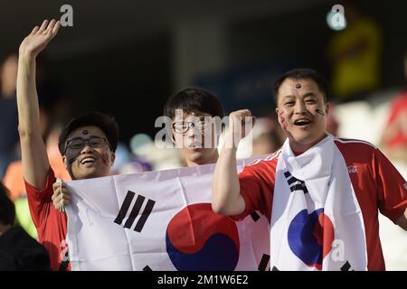 20140626 – SAO PAULO, BRASILIEN: Koreanische Fans vor dem Spiel zwischen der belgischen Nationalmannschaft Red Devils und Südkorea, drittes Spiel in Gruppe H, im Stadion „Arena de Sao Paulo“, in Itaquera, Sao Paulo, Brasilien, während der FIFA-Weltmeisterschaft 2014, Donnerstag, 26. Juni 2014. Die Red Devils führen ihre Gruppe H mit zwei Siegen an. BELGA FOTO YORICK JANSENS Stockfoto