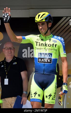 Der spanische Alberto Contador von Tinkoff-Saxo wurde zu Beginn der 3. Etappe des Radrennen Tour de France 101., 155 km von Cambridge nach London, Großbritannien, am Montag, den 07. Juli 2014, gezeigt. Stockfoto