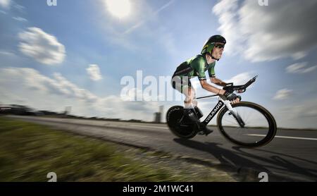 Der französische Pierre Rolland von Team Europcar wurde am Samstag, den 26. Juli 101. 2014, in Aktion auf der 20. Etappe des Radrennens Tour de France, einem 54 km langen individuellen Zeitversuch von Bergerac nach Perigueux, Frankreich, gezeigt. Stockfoto