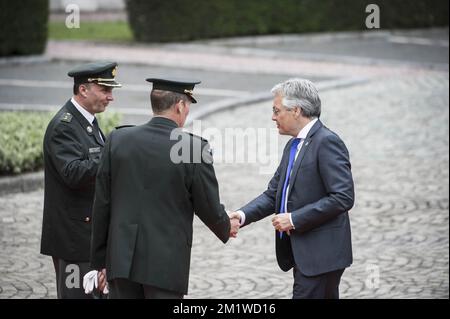 Scheidender Vizepremierminister und Außenminister Didier Reynders (FRANZÖSISCHSPRACHIGE Liberale), auf dem Bild der Gäste, die an einer Feier zum 100.. Jahrestag des Ersten Weltkriegs am Montag, den 04. August 2014, in der Abtei Saint-Laurent in Lüttich teilnehmen. BELGA FOTO NICOLAS LAMBERT Stockfoto
