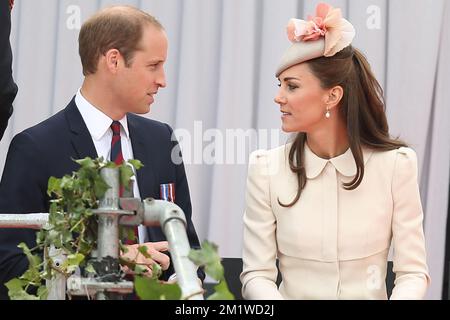 Prinz William aus Großbritannien, der Herzog von Cambridge und Katharina aus Großbritannien (Kate), Herzogin von Cambridge, bildete eine Zeremonie an der Gedenkfeier in Cointe zum 100.. Jahrestag des Ersten Weltkriegs, Montag, den 04. August 2014, Lüttich. BELGA FOTO BRUNO FAHY Stockfoto