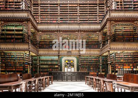 Zentraler Blick auf den Eingang zum königlichen portugiesischen Reading Cabinet im Zentrum von Rio de Janeiro Stockfoto