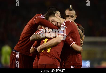 20141010 – BRÜSSEL, BELGIEN: Belgische Spieler feiern am Freitag, den 10. Oktober 2014, während eines Qualifikationsspiels der belgischen Nationalmannschaft Red Devils und Andorra zur Euro 2016 im Stadion „Stade ROI Baudouin - Koning Boudewijnstadion“ in Brüssel. BELGA FOTO DIRK WAEM Stockfoto