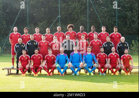 20141011 - BRÜSSEL, BELGIEN: (Obere Reihe links), Belgiens Jelle Van Damme, Belgiens Moussa Dembele, Belgiens Nicolas Lombaerts, Belgiens Jason Denayer, Belgiens Vincent Kompany, Marouane Fellaini aus Belgien, Romelu Lukaku aus Belgien, Divock Origi aus Belgien, Jan Vertonghen aus Belgien, Nacer Chadli aus Belgien, (Mittlere Reihe links), Belgiens Sebastien Pocognoli, Belgiens Radja Nainggolan, Belgiens Cheftrainer Marc Wilmots, Belgiens Adnan Januzaj, Belgiens Toby Alderweireld (unter der linken Reihe), Belgiens Eden Hazard, Yannick Ferreira Carrasco aus Belgien, Kevin De Bruyne aus Belgien, Belgiens Torwart Stockfoto