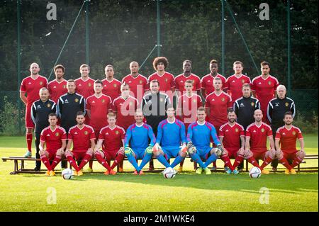 20141011 - BRÜSSEL, BELGIEN: (Obere Reihe links), Belgiens Jelle Van Damme, Belgiens Moussa Dembele, Belgiens Nicolas Lombaerts, Belgiens Jason Denayer, Belgiens Vincent Kompany, Marouane Fellaini aus Belgien, Romelu Lukaku aus Belgien, Divock Origi aus Belgien, Jan Vertonghen aus Belgien, Nacer Chadli aus Belgien, (Mittlere Reihe links), Belgiens Sebastien Pocognoli, Belgiens Radja Nainggolan, Belgiens Cheftrainer Marc Wilmots, Belgiens Adnan Januzaj, Belgiens Toby Alderweireld (unter der linken Reihe), Belgiens Eden Hazard, Yannick Ferreira Carrasco aus Belgien, Kevin De Bruyne aus Belgien, Belgiens Torwart Stockfoto