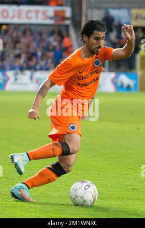 20141019 - LOKEREN, BELGIEN: Lior Refaelov des Vereins kämpft um den Ball während des Jupiler Pro League-Spiels zwischen Lokeren und Club Brügge in Lokeren, Sonntag, den 19. Oktober 2014, am 11. Tag der belgischen Fußballmeisterschaft. BELGA FOTO KURT DESPLENTER Stockfoto