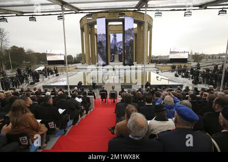 20141028 - NIEUWPOORT, BELGIEN: Bundeskanzlerin Angela Merkel hält eine Rede anlässlich einer Feier anlässlich des 100.. Jahrestages der "Schlacht von Ypern" im Ersten Weltkrieg am Denkmal für König Albert I. in Nieuwpoort, Dienstag, den 28. Oktober 2014. Die erste Schlacht um Ypern dauerte vom 19. Oktober 1914 bis zum 22. November 1914. BELGA-FOTOPOOL ERIC HERCHAFT Stockfoto