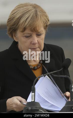 20141028 - NIEUWPOORT, BELGIEN: Bundeskanzlerin Angela Merkel hält eine Rede anlässlich einer Feier anlässlich des 100.. Jahrestages der "Schlacht von Ypern" im Ersten Weltkrieg am Denkmal für König Albert I. in Nieuwpoort, Dienstag, den 28. Oktober 2014. Die erste Schlacht um Ypern dauerte vom 19. Oktober 1914 bis zum 22. November 1914. BELGA-FOTOPOOL OLIVIER HOSLET Stockfoto