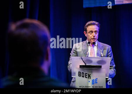 20141030 - ANTWERPEN, BELGIEN: Antwerpener Bürgermeister Bart De Wever hält eine Rede zur Eröffnung der Buchmesse "Boekenbeurs 2014" in Antwerpen, Donnerstag, den 30. Oktober 2014. Die 78.. Ausgabe der jährlichen Veranstaltung läuft vom 31. Oktober 2014 bis zum 11. November 2014. Stockfoto