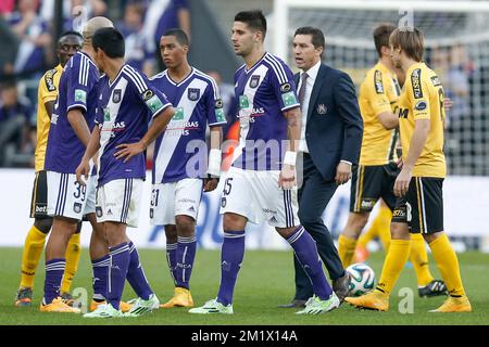 20141101 – BRÜSSEL, BELGIEN: Abbildung der Spieler von Anderlecht nach dem Spiel der Jupiler Pro League zwischen RSC Anderlecht und Lokeren am Samstag, den 01. November 2014, am 14. Tag der belgischen Fußballmeisterschaft. BELGA FOTO BRUNO FAHY Stockfoto