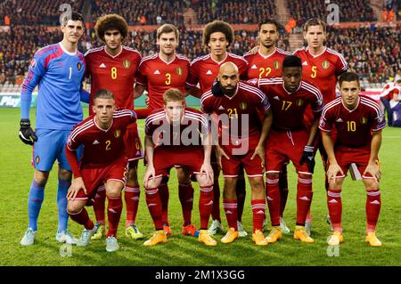 Der belgische Torwart Thibaut Courtois, Marouane Fellaini aus Belgien, Nicolas Lombaerts aus Belgien, Axel Witsel aus Belgien, Nacer Chadli aus Belgien, Jan Vertonghen in Belgien, Toby Alderweireld in Belgien, Kevin De Bruyne in Belgien, Anthony Vanden Borre in Belgien, Divock Origi in Belgien und Eden Hazard in Belgien. Stockfoto