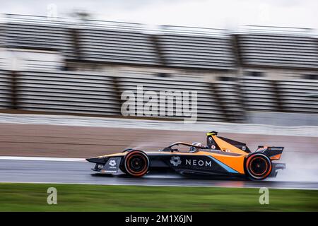 05 HUGHES Jake (gbr), Neom McLaren Formula E Team, Spark-Nissan, Nissan e-4ORCE 04, Action während der ABB FIA Formula E Valencia Testing 2022 auf dem Circuit Ricardo Tormo vom 13. Bis 16. Dezember 2022 in Cheste, Spanien - Photo Xavi Bonilla / DPPI Stockfoto