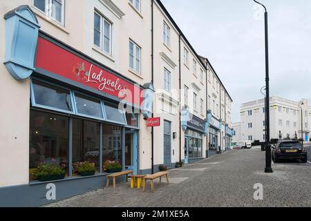 Ladyvale Bakery & Cafe in Nansledan, ein nachhaltiges, umweltfreundliches Wohnungsbauprojekt des Herzogtums Cornwall in Newquay, Cornwall, Südwestengland, Großbritannien Stockfoto