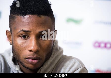 20150203 – LÜTTICH, BELGIEN: Der neue Spieler von Standard, Imoh Ezekiel, wurde auf einer Pressekonferenz des belgischen Fußballteams Standard de Liege vorgestellt, um am Dienstag, den 03. Februar 2015, einen neuen Spieler in Lüttich zu präsentieren. Der nigerianische Angreifer Imoh Ezekiel kommt mit einer Leihgabe vom katarischen Club Al-Arabi, der von 2011 bis 2014 bereits für Standard gespielt hat. BELGA FOTO LAURIE DIEFFEMBACQ Stockfoto