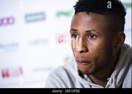 20150203 – LÜTTICH, BELGIEN: Der neue Spieler von Standard, Imoh Ezekiel, wurde auf einer Pressekonferenz des belgischen Fußballteams Standard de Liege vorgestellt, um am Dienstag, den 03. Februar 2015, einen neuen Spieler in Lüttich zu präsentieren. Der nigerianische Angreifer Imoh Ezekiel kommt mit einer Leihgabe vom katarischen Club Al-Arabi, der von 2011 bis 2014 bereits für Standard gespielt hat. BELGA FOTO LAURIE DIEFFEMBACQ Stockfoto