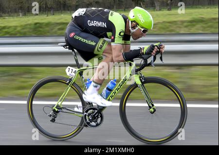 Belgier Dries Devenyns von IAM Cycling, das während der 58.. Ausgabe des E3. Prijs Vlaanderen Harelbeke' Radrennen, 215,3km von und nach Harelbeke, am Freitag, den 27. März 2015, abgebildet wurde. Stockfoto