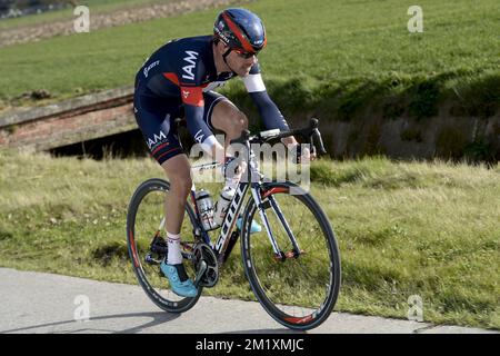 Belgier Dries Devenyns von IAM Cycling, das während der 58.. Ausgabe des E3. Prijs Vlaanderen Harelbeke' Radrennen, 215,3km von und nach Harelbeke, am Freitag, den 27. März 2015, abgebildet wurde. Stockfoto