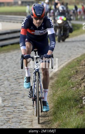 Belgier Dries Devenyns von IAM Cycling, das während der 58.. Ausgabe des E3. Prijs Vlaanderen Harelbeke' Radrennen, 215,3km von und nach Harelbeke, am Freitag, den 27. März 2015, abgebildet wurde. Stockfoto