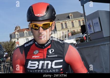 Der luxemburgische Jempy Drucker vom BMC Racing Team wurde zu Beginn des eintägigen Radrennens „Paris-Roubaix“, 253,5 km von Compiegne bis zum Velodrome in Roubaix, Sonntag, den 12. April 2015, fotografiert. Stockfoto