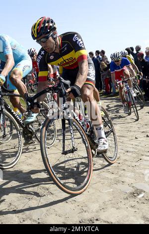 Belgisch Jens Debusschere von Lotto - Soudal, das während des eintägigen Radrennens „Paris-Roubaix“, 253,5 km von Compiegne zum Velodrome in Roubaix, Sonntag, 12. April 2015, fotografiert wurde. Stockfoto