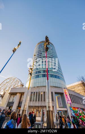 The Rotunda, ein berühmtes, unter Denkmalschutz stehendes Gebäude der Kategorie II, das in Wohnwohnungen in New Street, Birmingham, West Midlands, England umgewandelt wurde Stockfoto