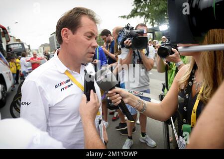 Russischer Viacheslav Ekimov, General Manager des Teams Katusha, wurde vor Beginn der 8. Etappe der 102.. Ausgabe des Radrennen Tour de France, 181,5 km von Rennes nach Mur de Bretagne, Frankreich, Samstag, den 11. Juli 2015, fotografiert. Die diesjährige Tour de France findet vom 4. Bis 26. Juli statt. Stockfoto