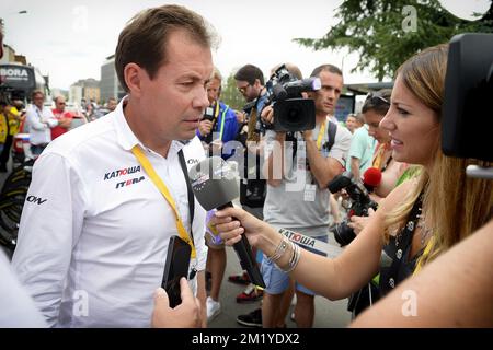 Russischer Viacheslav Ekimov, General Manager des Teams Katusha, wurde vor Beginn der 8. Etappe der 102.. Ausgabe des Radrennen Tour de France, 181,5 km von Rennes nach Mur de Bretagne, Frankreich, Samstag, den 11. Juli 2015, fotografiert. Die diesjährige Tour de France findet vom 4. Bis 26. Juli statt. Stockfoto