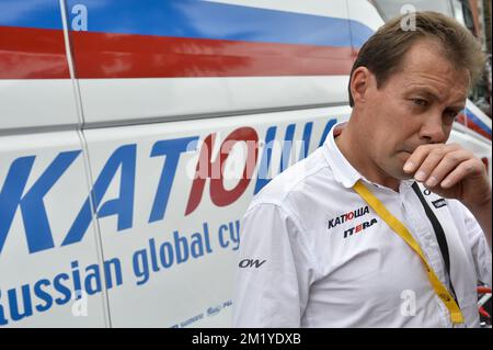 Russischer Viacheslav Ekimov, General Manager des Teams Katusha, wurde vor der 8. Etappe der 102.. Ausgabe des Radrennen Tour de France, 181,5 km von Rennes nach Mur de Bretagne, Frankreich, Samstag, den 11. Juli 2015, abgebildet. Stockfoto