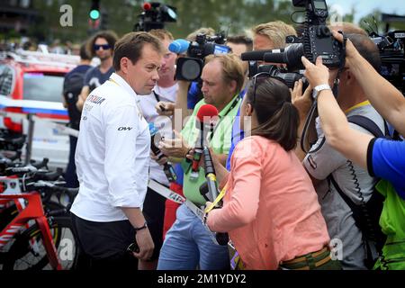 Russischer Viacheslav Ekimov, General Manager des Teams Katusha, wurde vor Beginn der 8. Etappe der 102.. Ausgabe des Radrennen Tour de France, 181,5 km von Rennes nach Mur de Bretagne, Frankreich, Samstag, den 11. Juli 2015, fotografiert. Die diesjährige Tour de France findet vom 4. Bis 26. Juli statt. Stockfoto