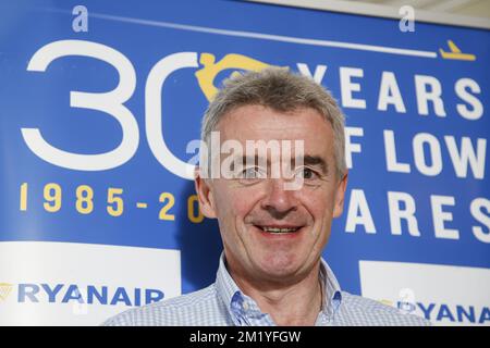 Auf einer Pressekonferenz der irischen Billigfluggesellschaft Ryanair am Mittwoch, den 15. Juli 2015 in Brüssel stellte der CEO von Ryanair Michael O'Leary ein Foto vor. Stockfoto