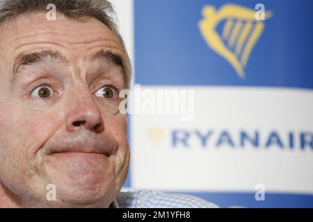 Auf einer Pressekonferenz der irischen Billigfluggesellschaft Ryanair am Mittwoch, den 15. Juli 2015 in Brüssel stellte der CEO von Ryanair Michael O'Leary ein Foto vor. Stockfoto