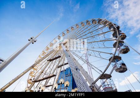 Das Birmingham Big Wheel, Centenary Square, Birmingham, West Midlands, England, Jährliche Winterattraktion und Familienunterhaltung Stockfoto