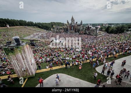 Die Abbildung zeigt die Hauptniederlassung am ersten Tag des Musikfestivals Tomorrowland, Freitag, den 24. Juli 2015. Die 11.. Ausgabe des Tomorrowland Electronic Music Festivals findet vom 24. Bis 26. Juli 2015 im „De Schorre“-Gelände in Boom statt. Stockfoto