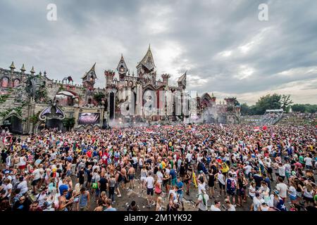 Die Abbildung zeigt die Hauptniederlassung am ersten Tag des Musikfestivals Tomorrowland, Freitag, den 24. Juli 2015. Die 11.. Ausgabe des Tomorrowland Electronic Music Festivals findet vom 24. Bis 26. Juli 2015 im „De Schorre“-Gelände in Boom statt. Stockfoto