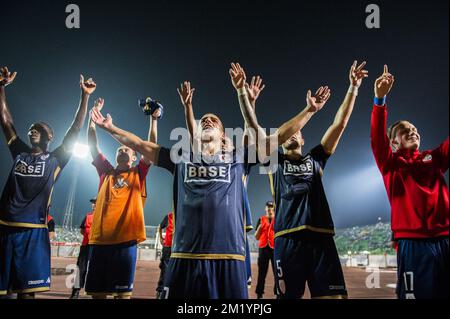 20150806 - LÜTTICH, BELGIEN: Anthony Knockaert von Standard feiert nach dem Gewinn eines Rückspiels der dritten Vorrunde des UEFA Europa League-Wettbewerbs zwischen dem bosnischen Fußballverein FK Zeljeznicar und dem belgischen Fußballteam Standard de Liege im Asim Ferhatovic Hase-Stadion in Sarajevo, Bosnien und Herzegowina, Donnerstag, den 06. August 2015. Standard gewann die erste Etappe 2-1. BELGA FOTO LAURIE DIEFFEMBACQ Stockfoto