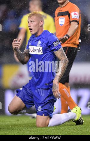 Genks Sebastien Dewaest wurde während des Jupiler Pro League-Spiels zwischen KRC Genk und KVC Westerlo in Genk am Samstag, den 15. August 2015, am 4. Tag der belgischen Fußballmeisterschaft gezeigt. Stockfoto