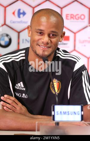 Vincent Kompany aus Belgien wurde auf einer Pressekonferenz fotografiert Stockfoto