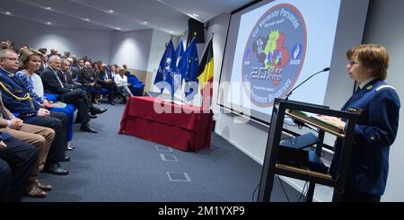 20150904 – BRÜSSEL, BELGIEN: Königin Mathilde von Belgien (2L), abgebildet als bundespolizeihauptkommissarin Catherine De Bolle, hält eine Rede auf einer Feier zum zwanzigsten Jahrestag der Sondereinheit der Bundespolizei, die sich mit Vermissten befasst, am Freitag, den 04. September 2015. BELGA FOTO BENOIT DOPPPAGNE Stockfoto