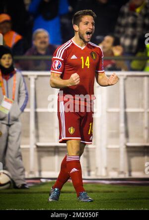 20151013 Uhr – BRÜSSEL, BELGIEN: Der belgische Vertreter Dries Mertens feiert nach seinem Tor während eines Qualifikationsspiels zur Euro 2016 zwischen der belgischen Fußballnationalmannschaft Red Devils und Israel am Dienstag, den 13. Oktober 2015 in Brüssel. Stockfoto