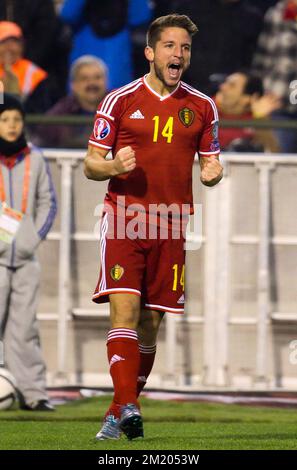 20151013 Uhr – BRÜSSEL, BELGIEN: Der belgische Vertreter Dries Mertens feiert nach seinem Tor während eines Qualifikationsspiels zur Euro 2016 zwischen der belgischen Fußballnationalmannschaft Red Devils und Israel am Dienstag, den 13. Oktober 2015 in Brüssel. Stockfoto