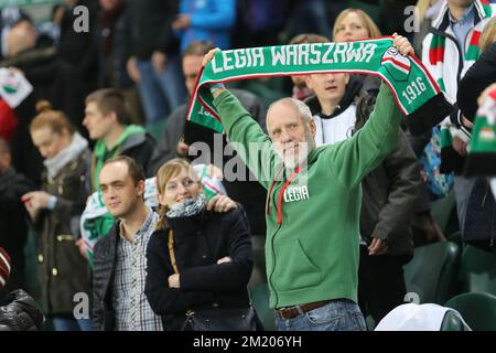 20151022 – WARSCHAU, POLEN: Legias Anhänger zu Beginn eines Spiels zwischen dem belgischen First Division Club Brügge und dem polnischen Clib Legia Warshau, in Warschau, Polen, Donnerstag, den 22. Oktober 2015. Stockfoto